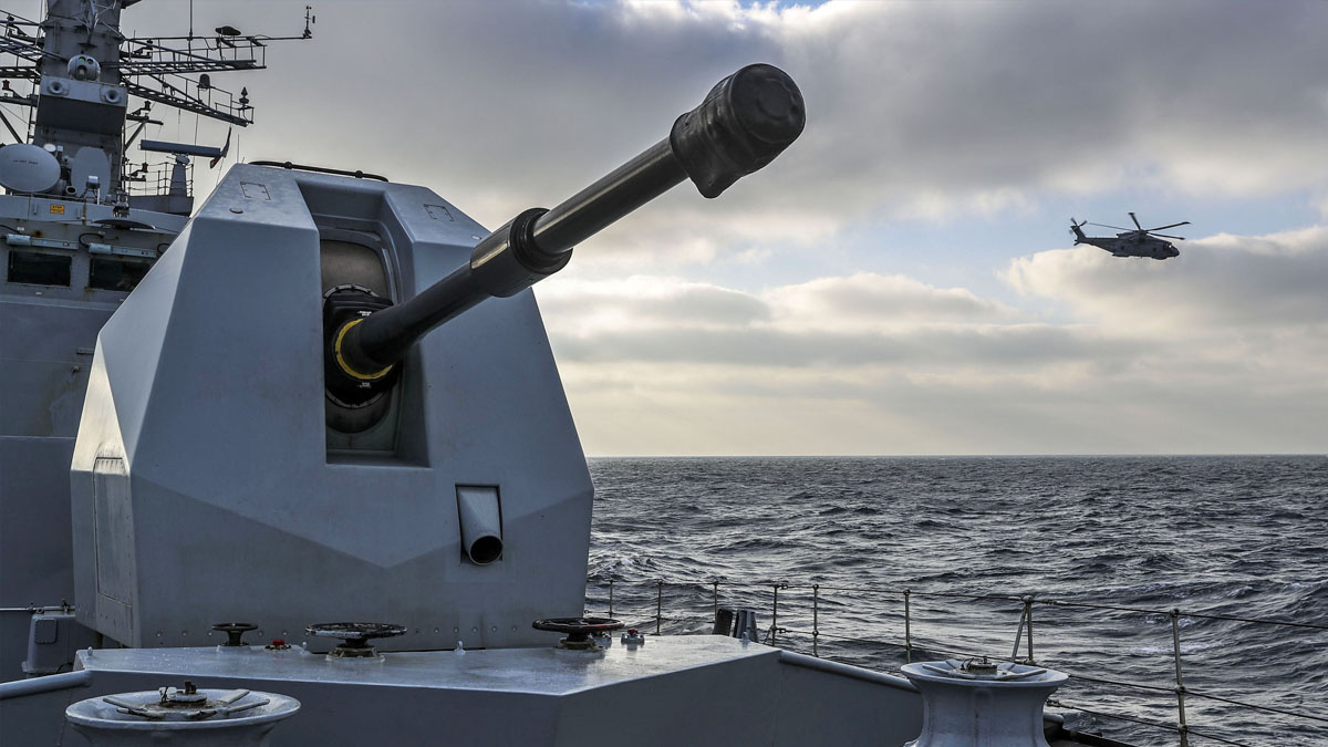 4.5 inch Naval Rounds © Crown copyright