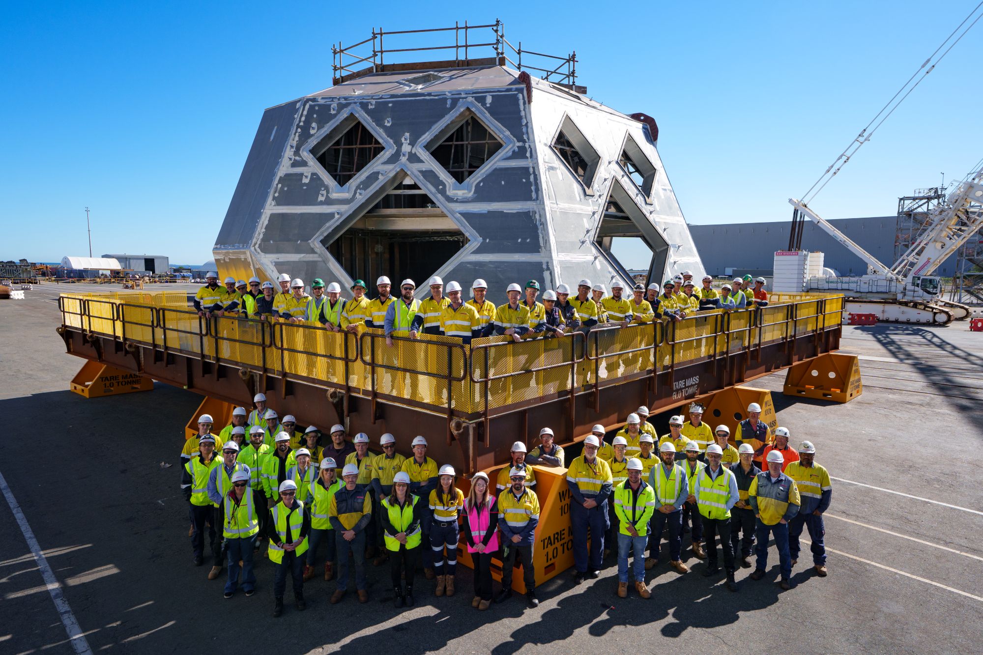 Henderson shipyard team with the Hunter Mast Proof-of-Concept