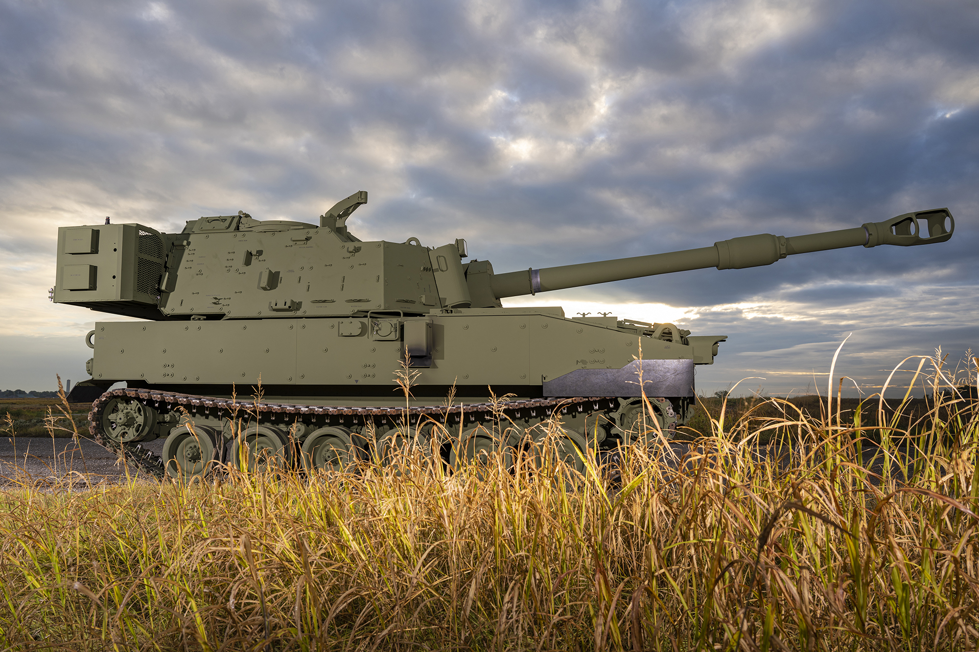 side view of the M109A7 near grass