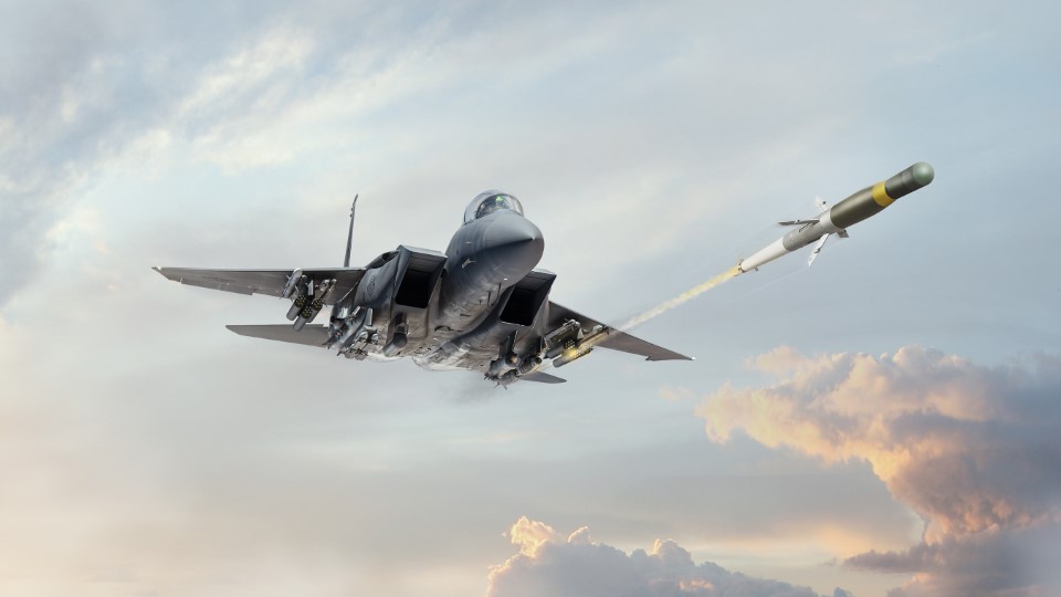 The U.S. Government’s only program of record for 2.75 in / 70 mm guided rockets, APKWS systems bridge the gap between unguided munitions and anti-armor precision fires.